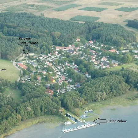 Prázdninový dům In With Swimming Pool Zislow