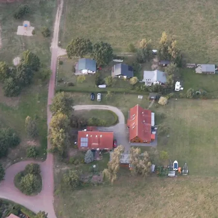 Prázdninový dům In With Swimming Pool Zislow