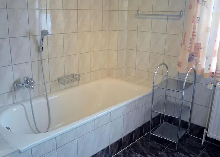 In With Swimming Pool Semesterbostad *